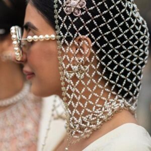 Voile de tête vintage en perles – Bijou capillaire rétro